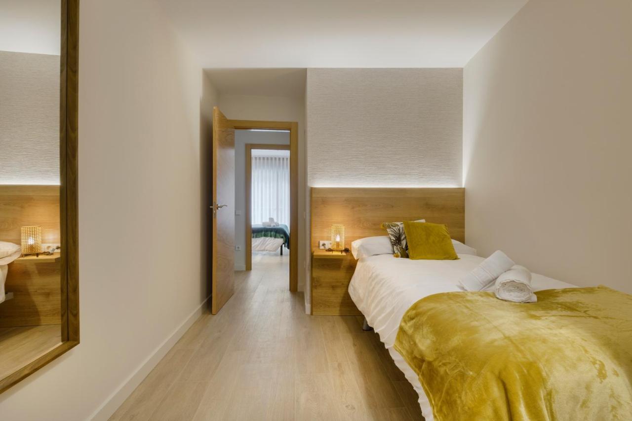 Apartamentos La Muralla De جاكا المظهر الخارجي الصورة