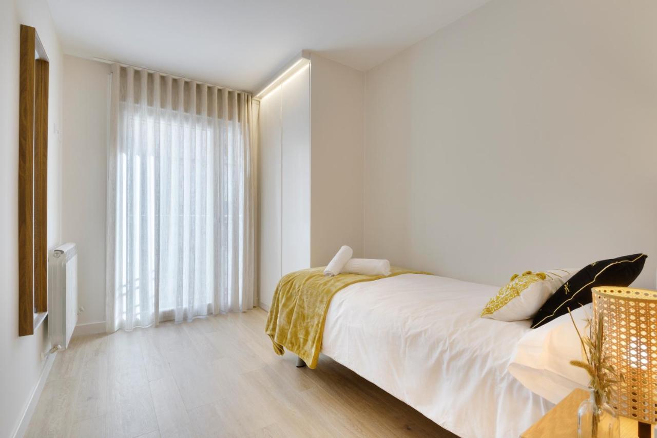 Apartamentos La Muralla De جاكا المظهر الخارجي الصورة