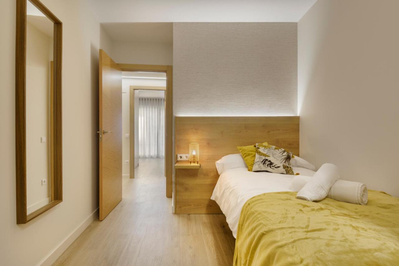 Apartamentos La Muralla De جاكا المظهر الخارجي الصورة