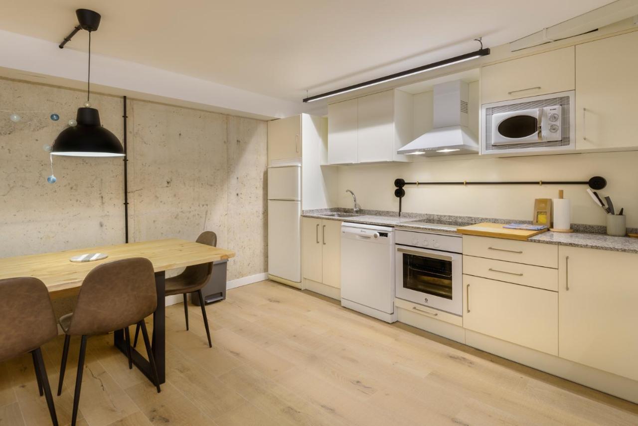 Apartamentos La Muralla De جاكا المظهر الخارجي الصورة
